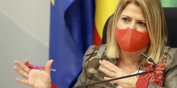 La alcaldesa llama a la ciudadanía a salir lo menos posible y extremar las precauciones este fin de semana