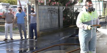 El Ayuntamiento refuerza la limpieza y desinfección de centros educativos con una partida de 338.966 euros hasta final de curso