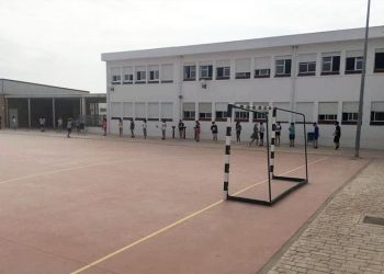 Profesores de Cádiz exigen el cierre de los centros educativos durante tres semanas