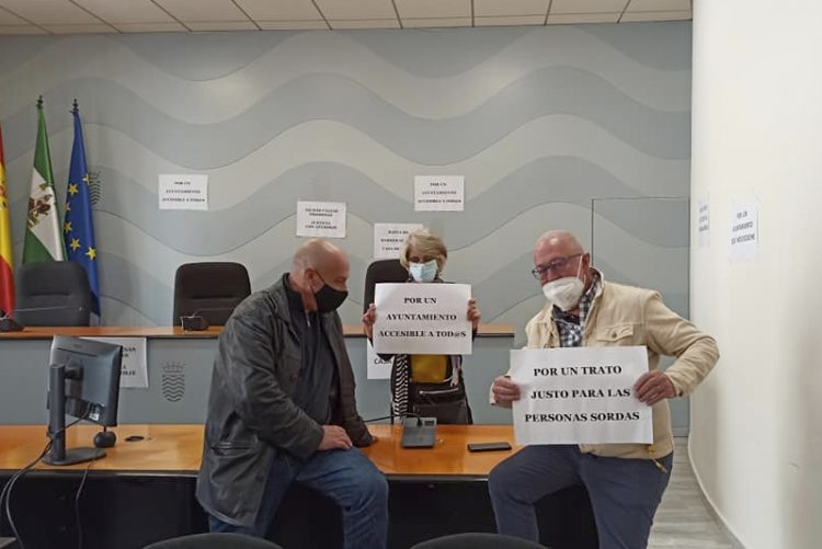 Ser persona sorda en Jerez te convierte en ciudadano de segunda para el Ayuntamiento