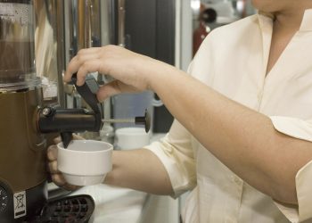 Una hora más de oxígeno para la hostelería de la ciudad