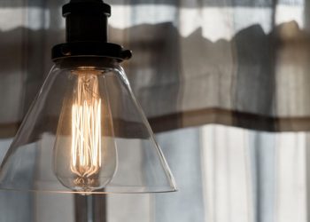 Cinco meses sin luz: FACUA Cádiz reitera su apoyo a los vecinos del barrio de Aguadulce (Rota)