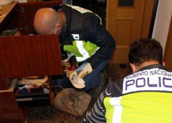 Detenidas 57 personas que extorsionaban a usuarios de páginas de servicios sexuales