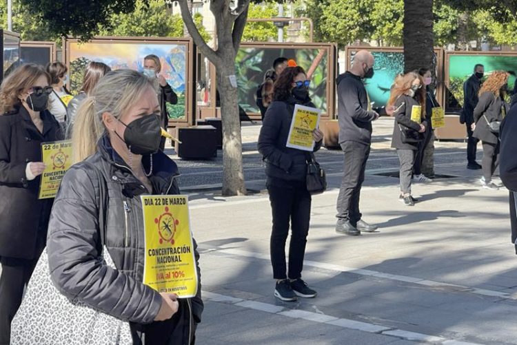 La protesta de las peluquerías para reclamar al PSOE la vuelta al IVA reducido se extiende y llega a 100 ciudades de toda España