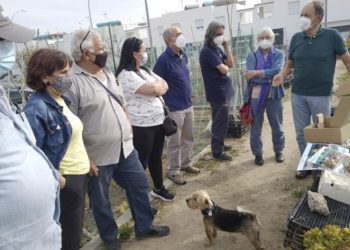 El Puerto: Ecologistas en Acción entrega semillas en los huertos urbanos de Caja de Aguas