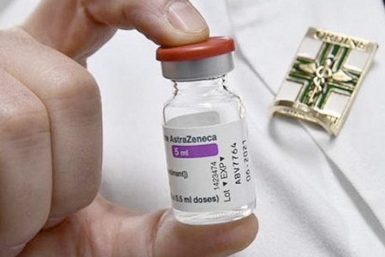 La vacuna AstraZeneca se financió en un 97% con fondos públicos: ¡Liberación de las patentes ya!