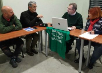El área de Educación de IU Cádiz reclama a la Junta la vacunación de todo el personal que trabaja en centros educativos de la provincia