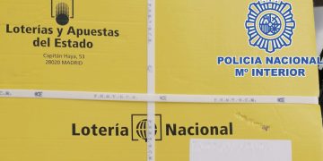 La Policía Nacional recupera en Cádiz 450 décimos de Lotería Nacional extraviados en la vía pública