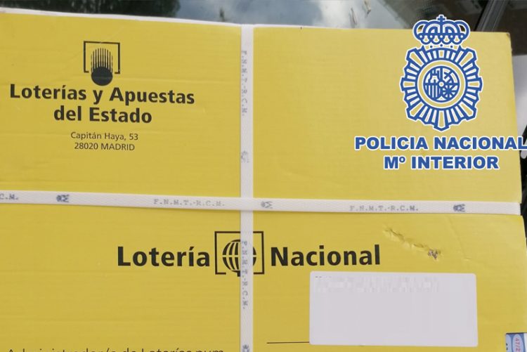 La Policía Nacional recupera en Cádiz 450 décimos de Lotería Nacional extraviados en la vía pública