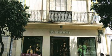 Inditex suma una nueva víctima en Jerez: Stradivarius en Calle Lancería