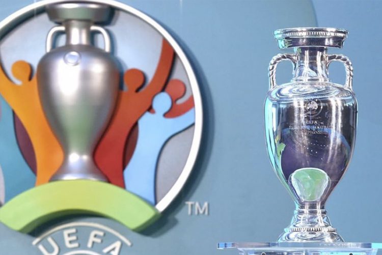 La Junta desmiente a la UEFA y advierte de que no es necesaria una prueba de Covid para ir a la Euro 2020