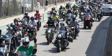 Moteros desprotegidos mientras piden protección