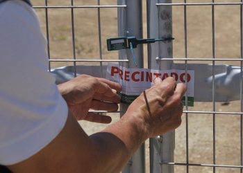 Precintadas 35 parcelas ilegales en La Línea de la Concepción y Arcos de la Frontera