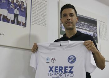 Álex Cruz refuerza la zaga xerecista