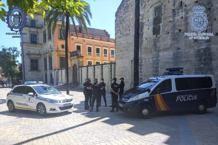 Ingresan en prisión los presuntos autores por atracar a varios jóvenes en la Alameda Vieja