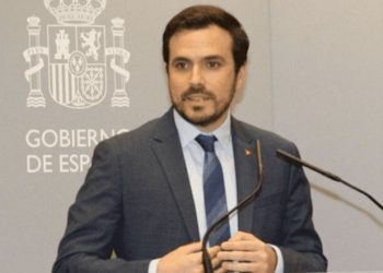 El precio de la electricidad marca un máximo histórico mientras el gobierno se va de vacaciones (a sitios con aire acondicionado)