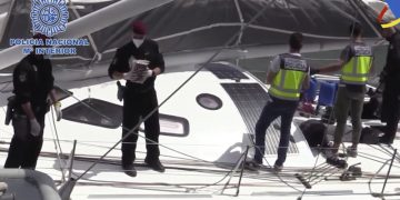 Intervenida una tonelada de cocaína oculta en un moderno velero abordado en medio del Atlántico