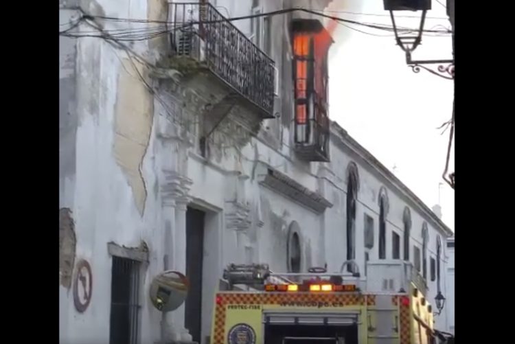 Fallecen dos ancianos en un incendio en Sanlúcar