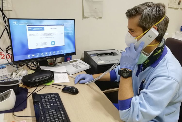 955 800 008: ¡Cógelo! Es tu médico