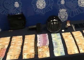 Detenidas en Jerez tres personas por el robo de 130.000 euros a un vecino de Málaga al que maniataron y agredieron con la culata de una pistola en su vivienda