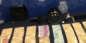 Detenidas en Jerez tres personas por el robo de 130.000 euros a un vecino de Málaga al que maniataron y agredieron con la culata de una pistola en su vivienda