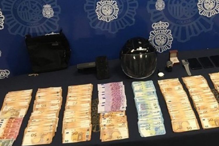 Detenidas en Jerez tres personas por el robo de 130.000 euros a un vecino de Málaga al que maniataron y agredieron con la culata de una pistola en su vivienda