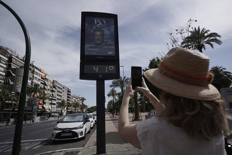 Aviso naranja por altas temperaturas en puntos de toda Andalucía este lunes