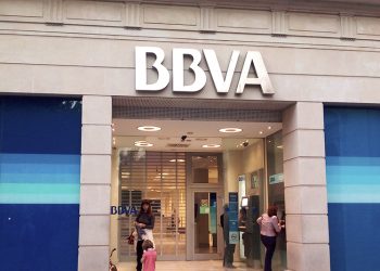 El Banco de España sanciona a BBVA con 6 millones por dos infracciones graves en la venta de hipotecas