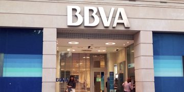 El Banco de España sanciona a BBVA con 6 millones por dos infracciones graves en la venta de hipotecas
