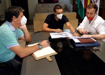 Ayuntamiento y Asunico abordan iniciativas para seguir impulsando el centro histórico y el Mercadillo de los sábados