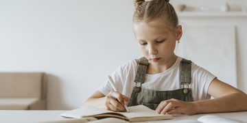 La Junta destina 94,7 millones a la gratuidad de libros de texto para casi un millón de familias