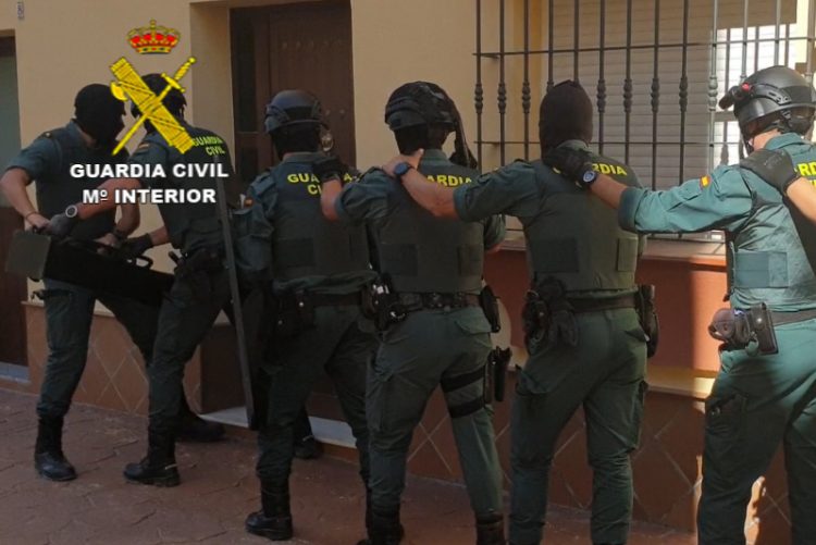 Desarticulada una organización que introducía importantes partidas de hachís por las costas de Cádiz desde Algeciras a Chiclana