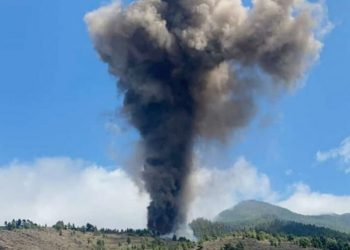 Entra en erupción el volcán en La Palma