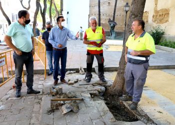 Se renuevan los acerados de las calles Ancha y Porvera