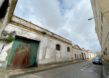 Adjudicada mediante venta forzosa la finca de la calle Rayón 1 incluida en el Registro Municipal de Solares