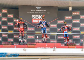 Toprak Razgatlioglu le gana la batalla a Jonathan Rea en Jerez