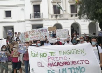Barbate se movilizará en Cádiz capital contra el resort de lujo anunciado en la zona del Següesal