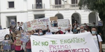 Barbate se movilizará en Cádiz capital contra el resort de lujo anunciado en la zona del Següesal