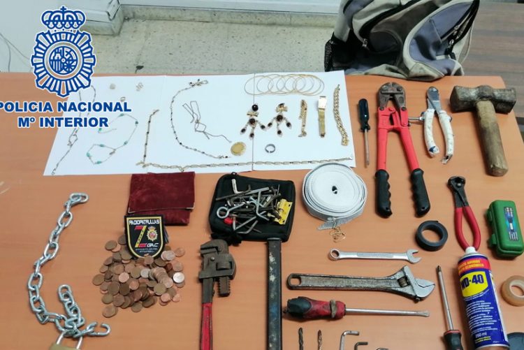 Detenidas en El Puerto tres personas tras ser localizadas in fraganti cuando estaban robando en tres viviendas