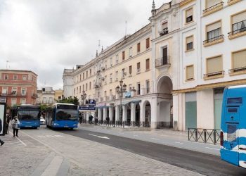 Ganemos Jerez exige una mejora del servicio de autobuses, con mayor frecuencia y horarios más extensos