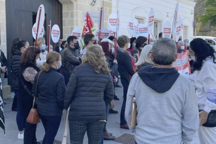 El colectivo de la limpieza de Cádiz, harto de ser ninguneado por la patronal