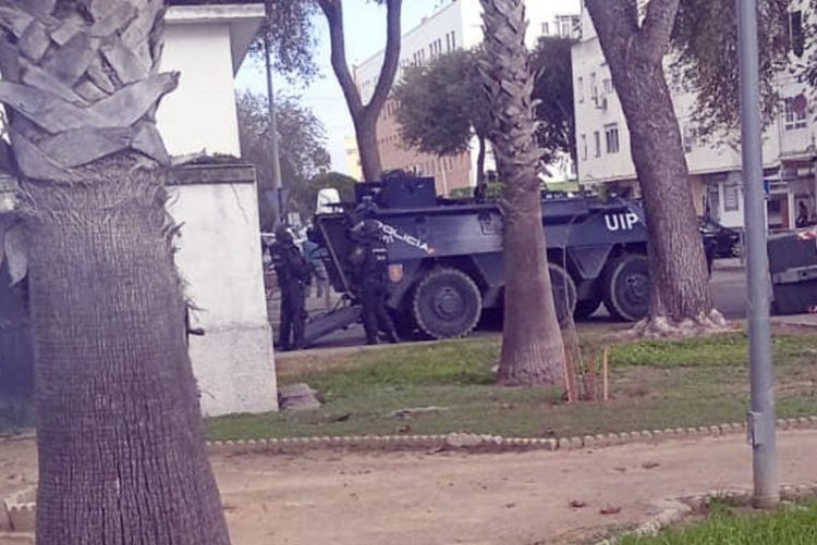 #Directo. Tanqueta y refuerzos policiales contra la lucha por los derechos laborales