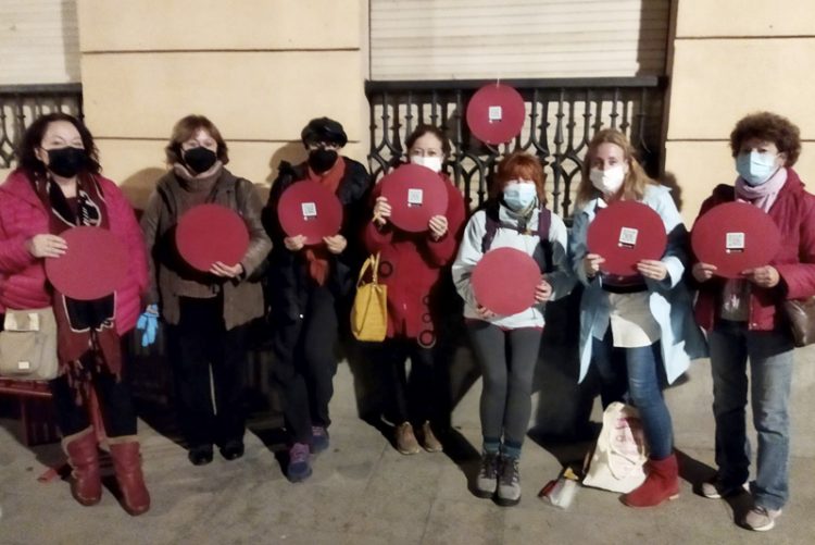 Puntos rojos contra la violencia de género en las administraciones públicas. Jueves 25, manifestación en Jerez