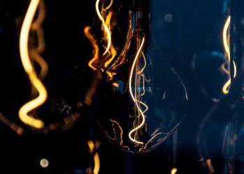 La factura eléctrica de diciembre tendría que ser negativa para que Sánchez cumpliese su promesa