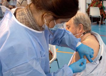 Abiertas las agendas de vacunación con tercera dosis a los mayores de 60 años en Andalucía