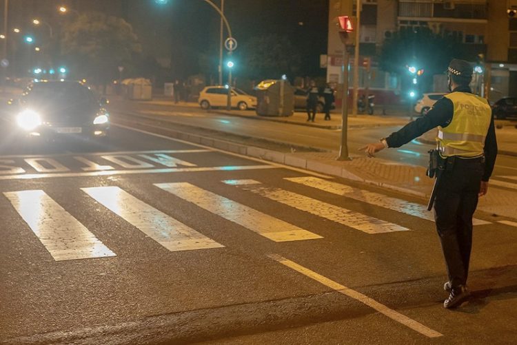 Fallece una persona en un accidente de tráfico en la Avenida Kansas City de Sevilla