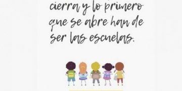 Las familias contra Ayuso: “Lo último que se cierra y lo primero que se abre han de ser las escuelas”