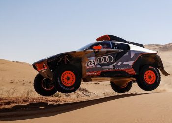 Mattias Ekström le da a Audi su segunda victoria y Sébastien Loeb reaviva la emoción del Dakar en coches