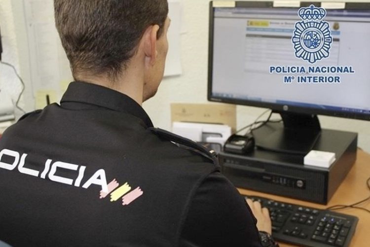 Detenido por vender “packs” de archivos de pornografía infantil a través de Internet