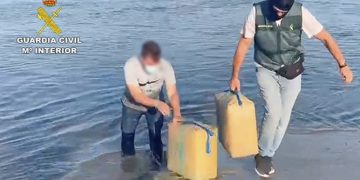 Desarticulada una red que usaba empresas de transportes para trasladar narco-embarcaciones